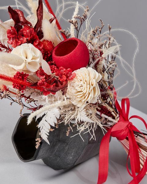 Bouquet in a vase "Berehynia" 100376 фото